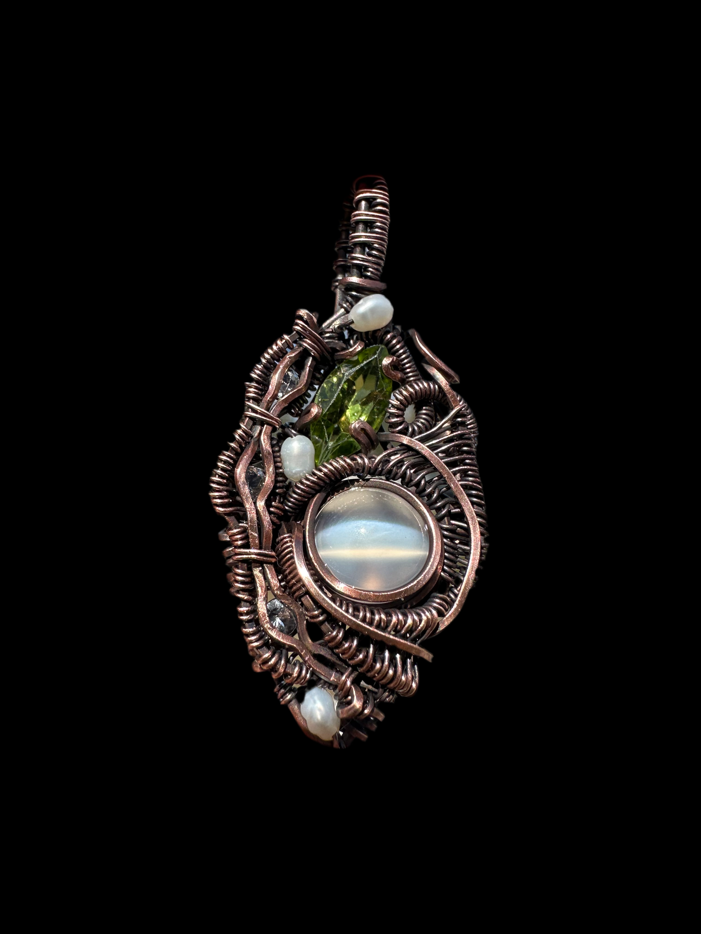 Cats eye copper pendant